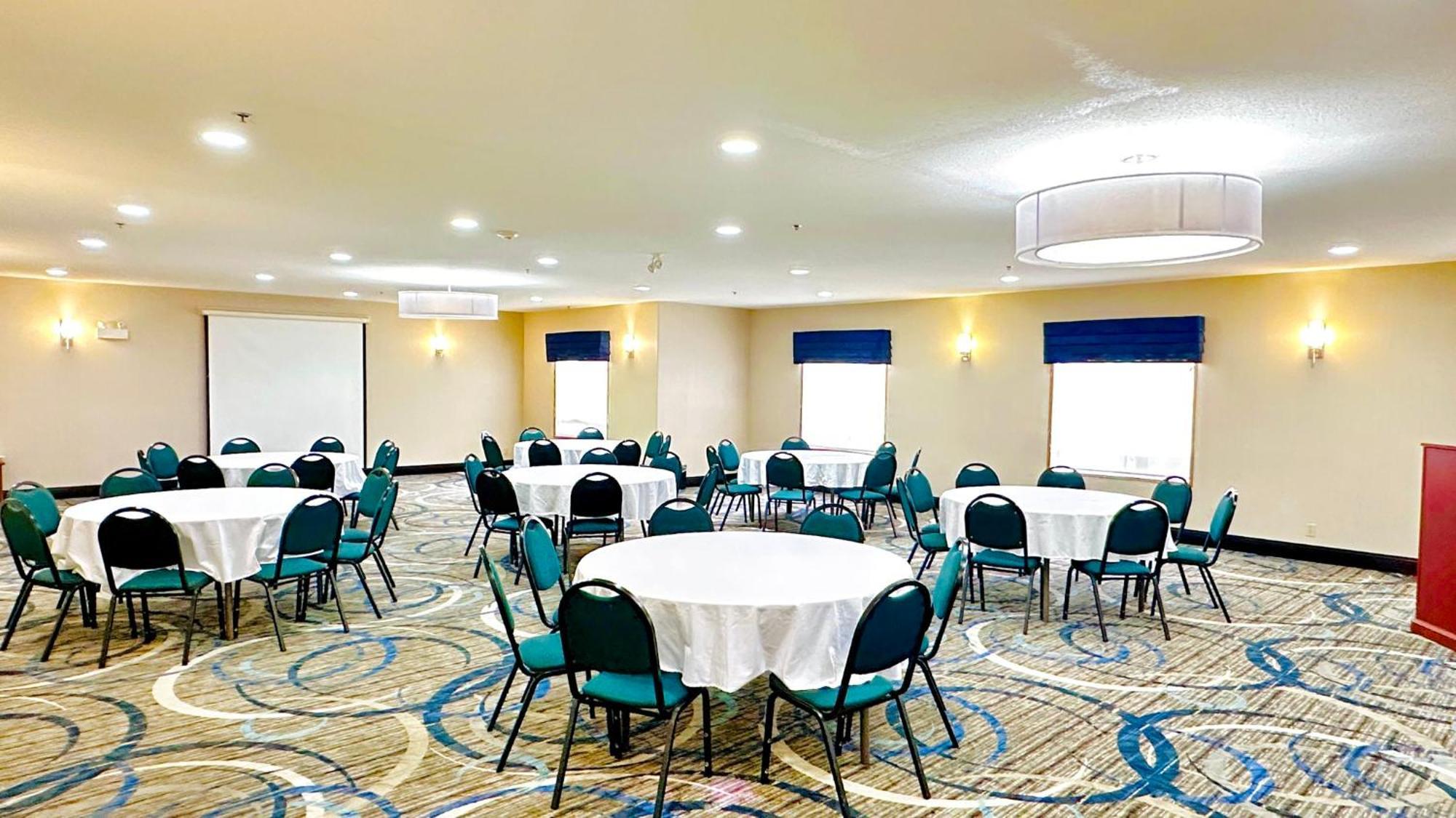 Holiday Inn Hotel & Suites Regina By Ihg Dış mekan fotoğraf
