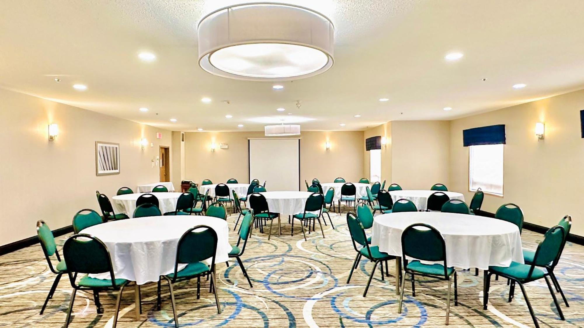Holiday Inn Hotel & Suites Regina By Ihg Dış mekan fotoğraf