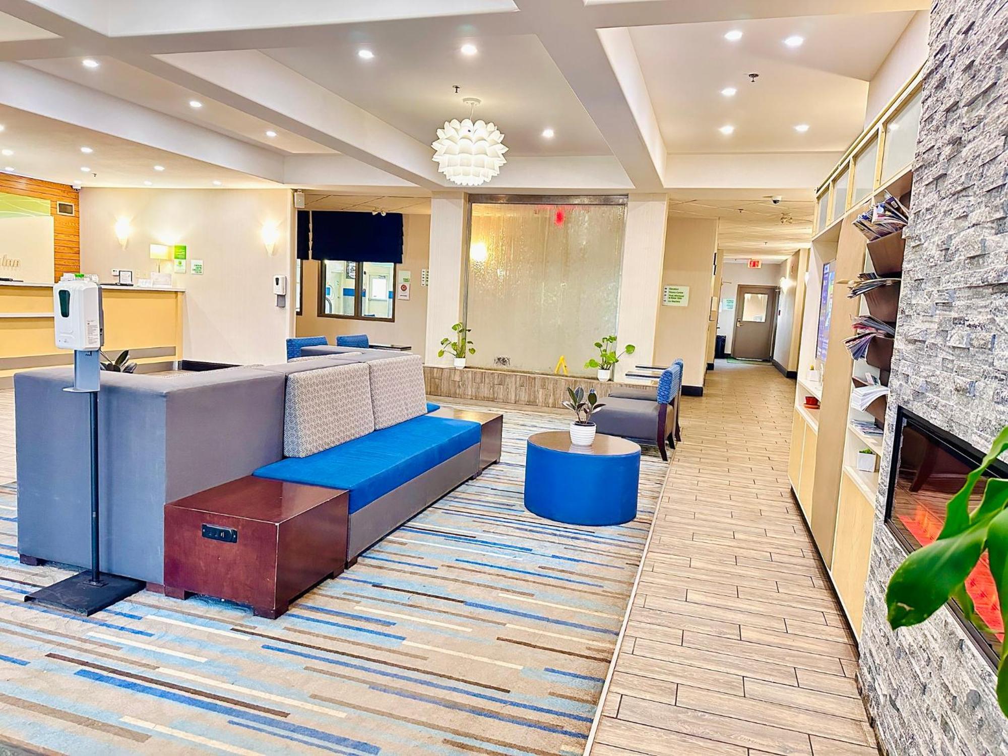 Holiday Inn Hotel & Suites Regina By Ihg Dış mekan fotoğraf